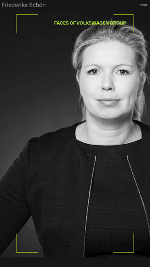 Porträt von Friederike Schön, in einem schwarz-weiß Foto, gekleidet in einem dunklen Kleid, mit dem Titel 'Faces of Volkswagen Group'.